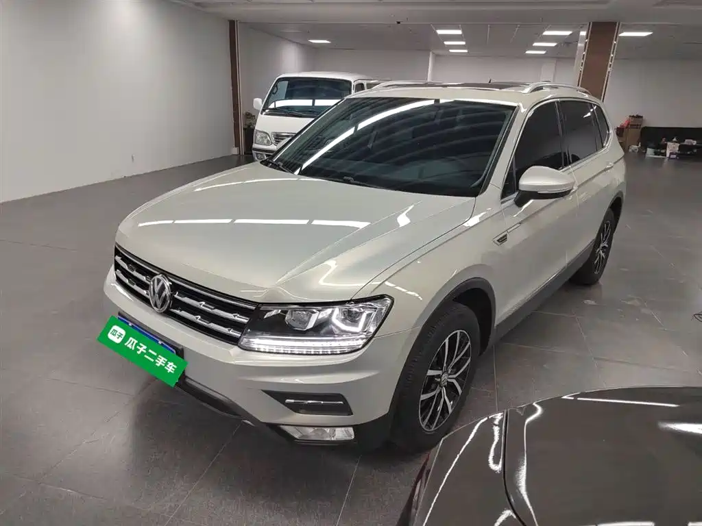 Volkswagen Tiguan L 2018 330TSI Automatic 2WD Luxury Edition фото 2