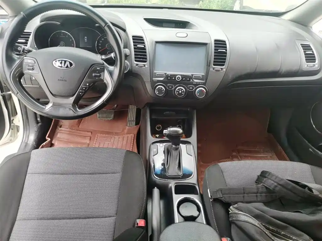 Kia K3 2016 1.6L Automatic GLS фото 10