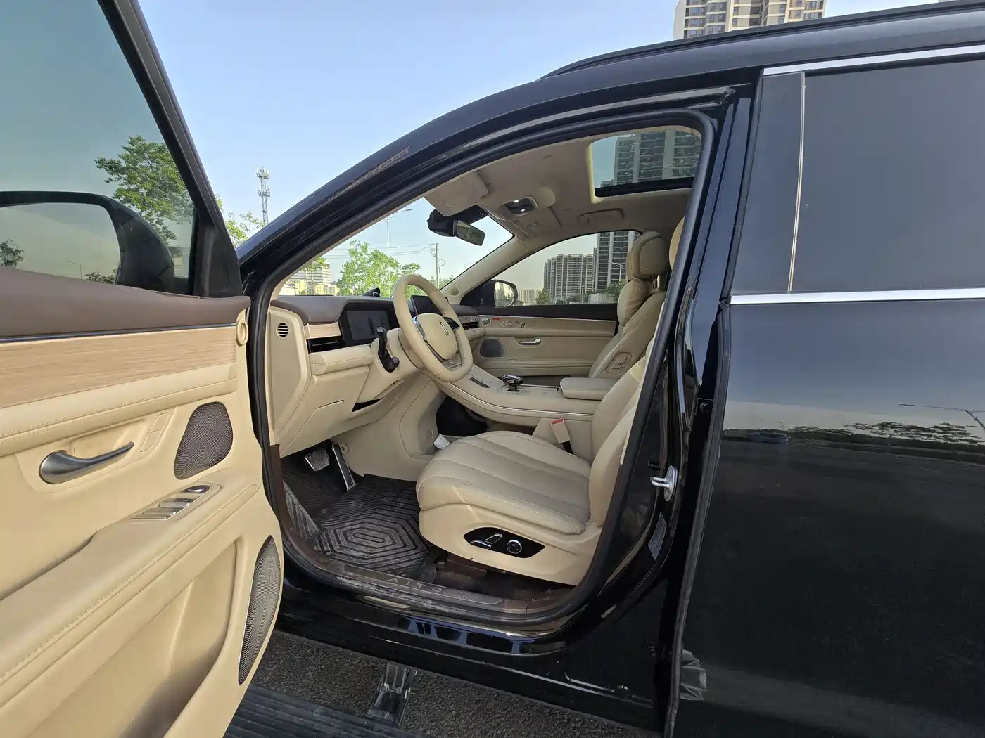 AITO Wenjie AITO M7 2024 1.5T Smart Drive RWD Ultra 5-seater фото 4