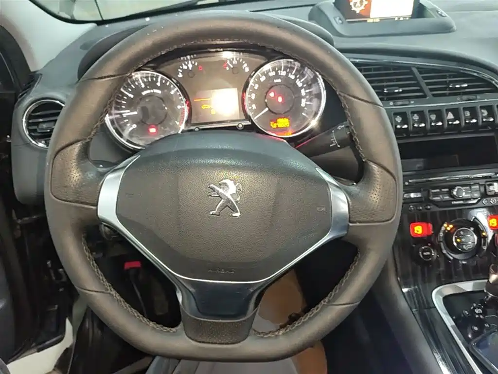 Peugeot 3008 2013 1.6THP Automatic Prestige Edition фото 11
