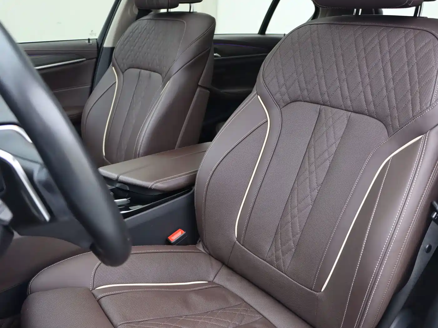 Photo 8 - BMW 5 Series