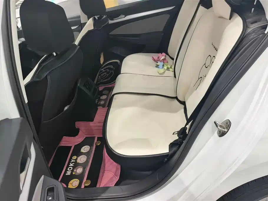 Volkswagen Golf 2021 200TSI DSG фото 11