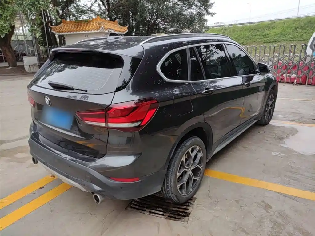 BMW X1 2022 sDrive20Li Fashion фото 7