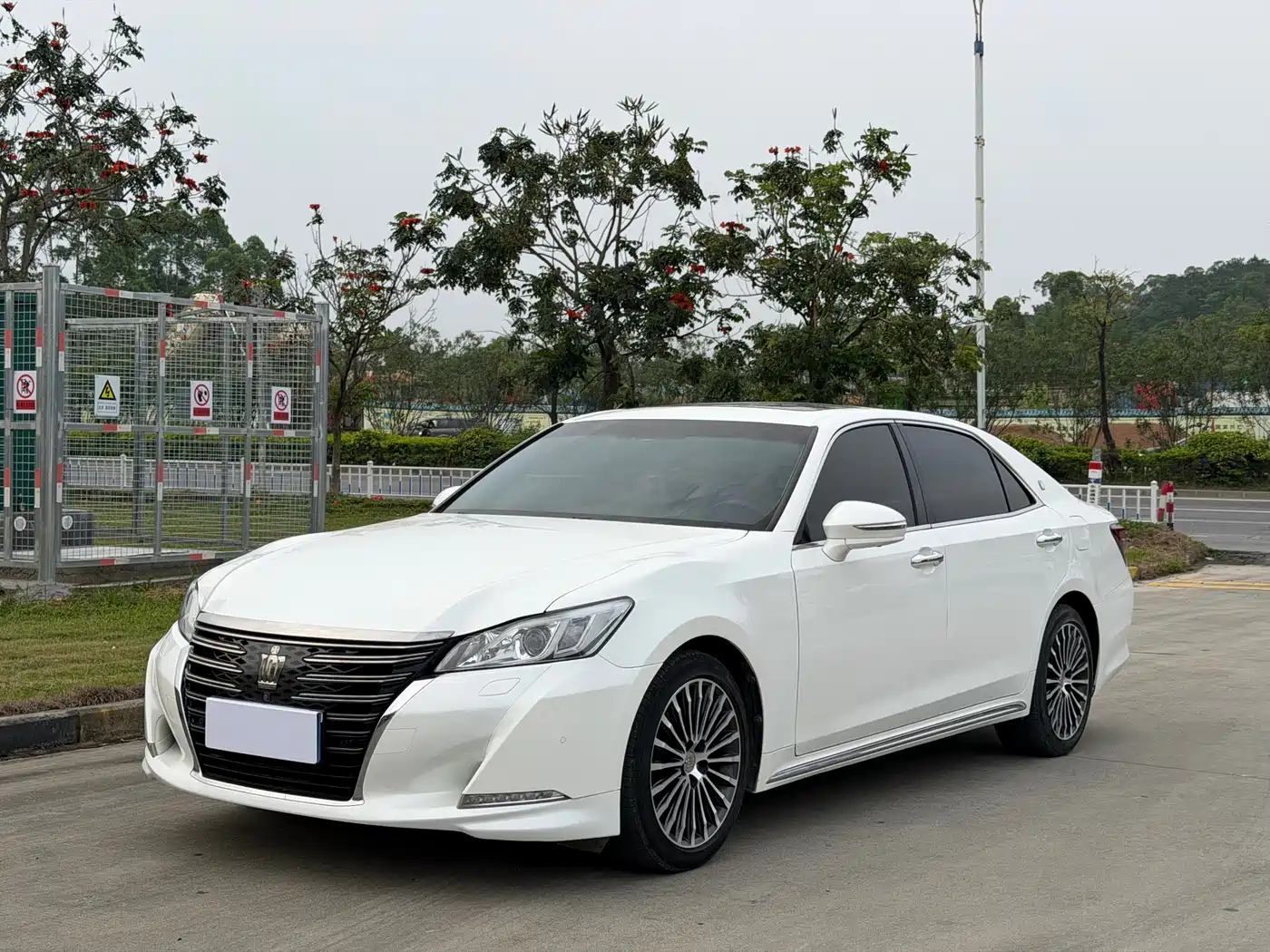 Toyota Crown 2018 2.0T Sport Edition фото 2