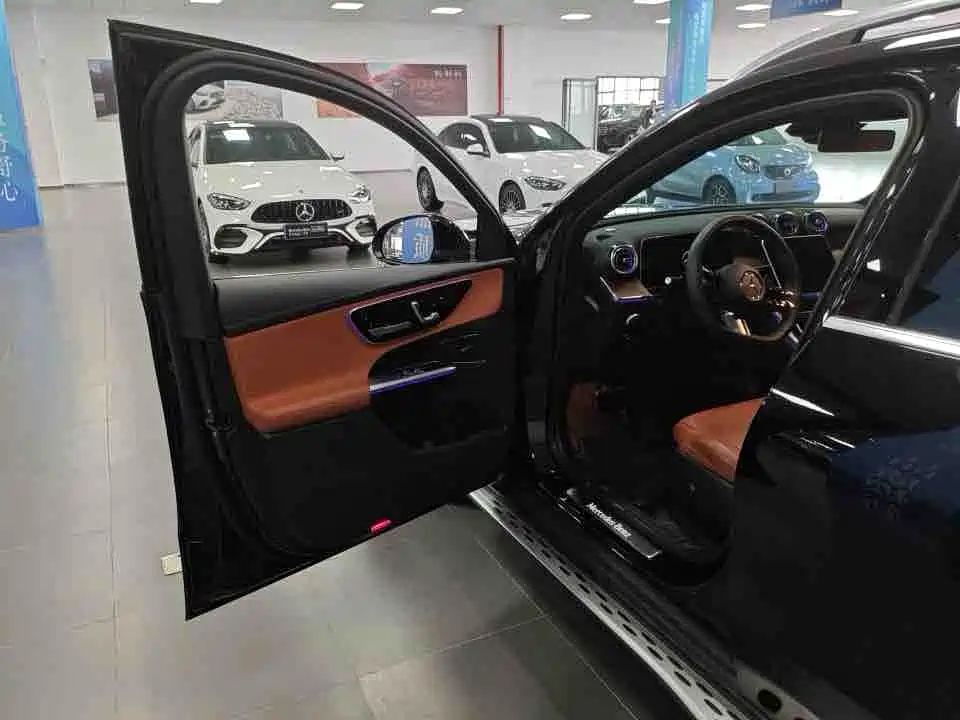 Mercedes-Benz GLC 2023 GLC 260 L 4MATIC Sport 5-seater фото 5