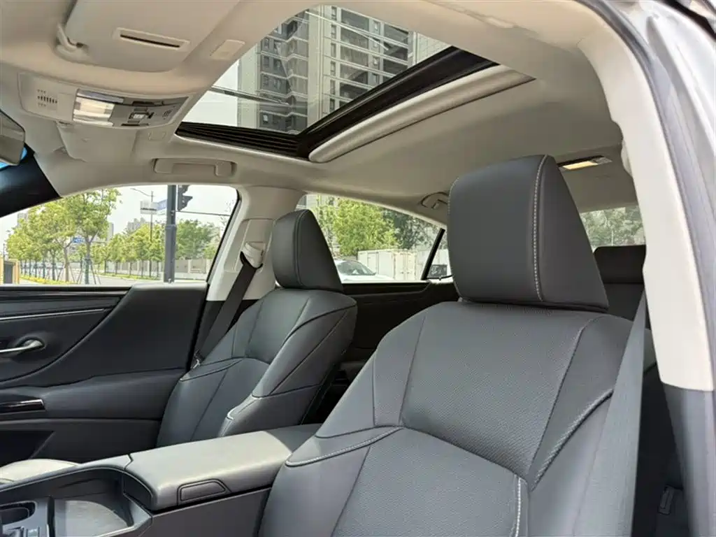 Lexus ES 2022 200 Excellence Edition фото 18