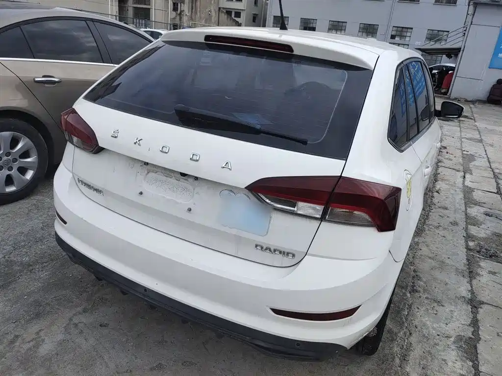 Škoda Skoda Rapid Spaceback 2020 1.5L Auto Comfort фото 5
