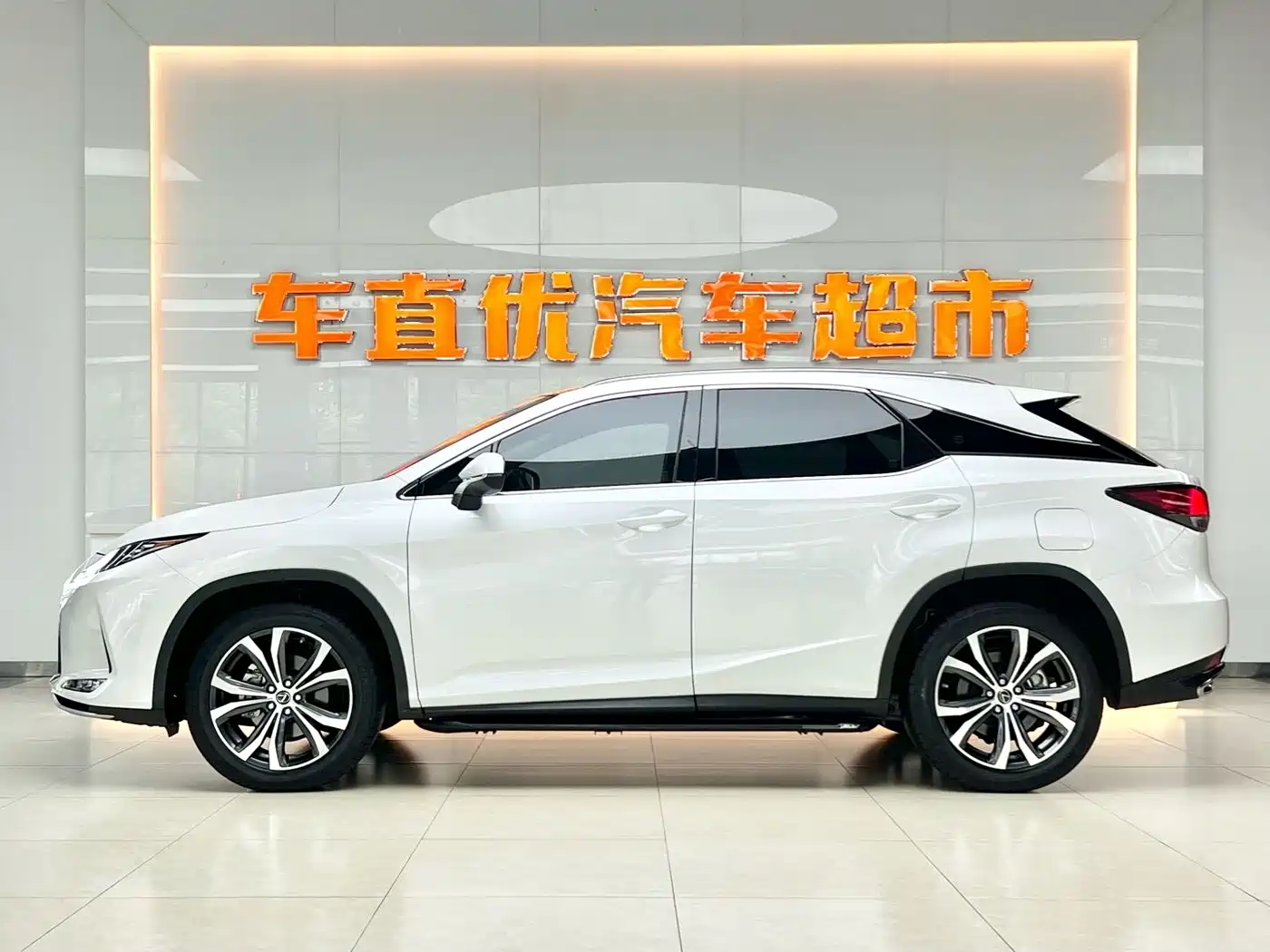 Lexus RX 2020 Facelift 300 AWD Elegance Edition фото 4