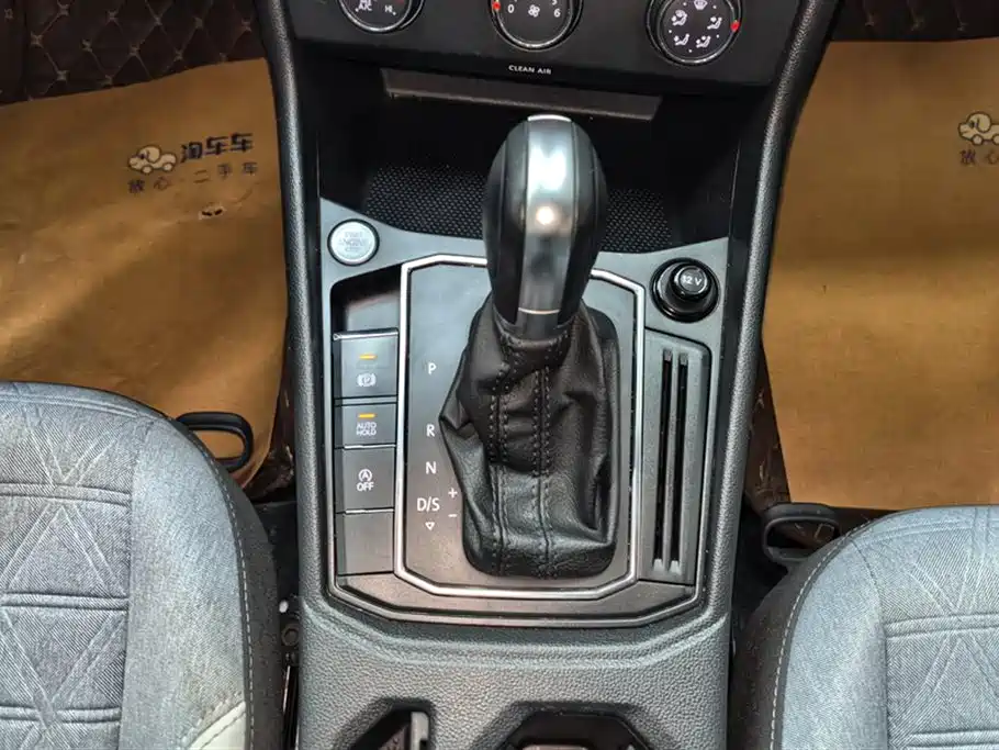 Volkswagen Lavida 2023 1.5L Auto Luxury Edition фото 16