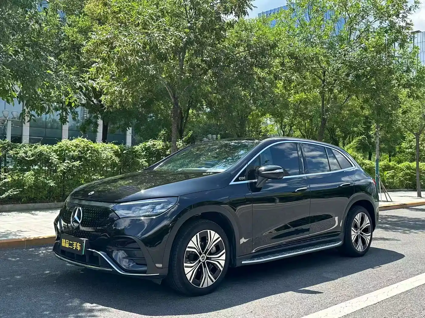 Mercedes-Benz EQE SUV