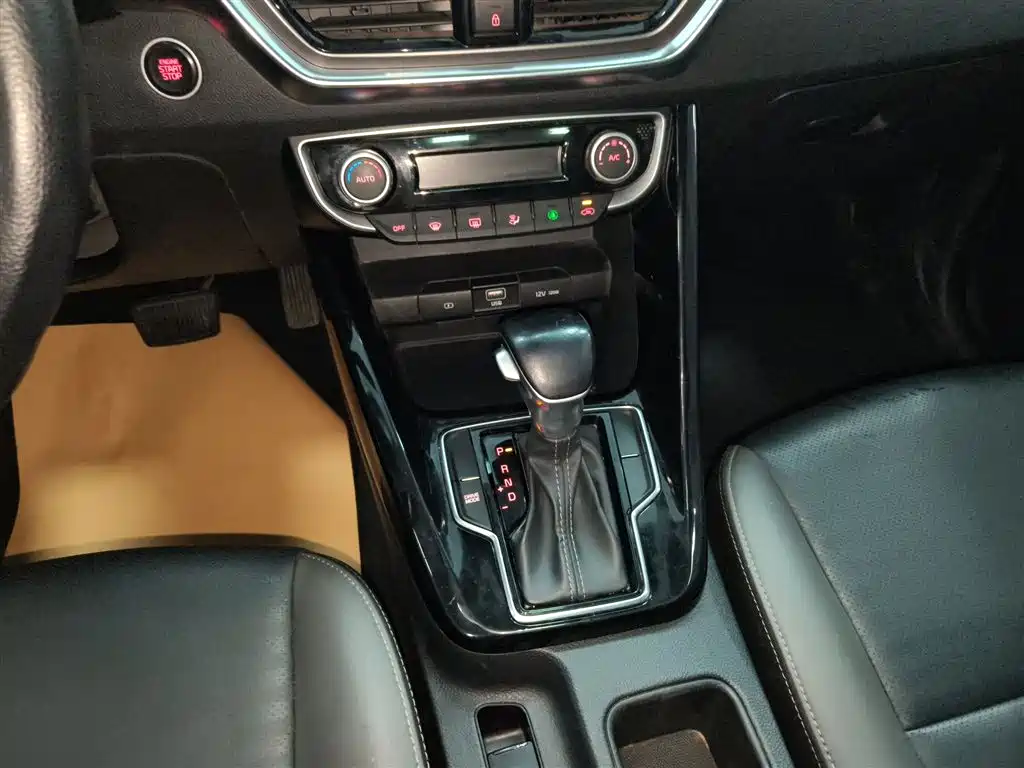 Kia Sportage 2019 2.0L Automatic Smart Luxury Edition фото 14