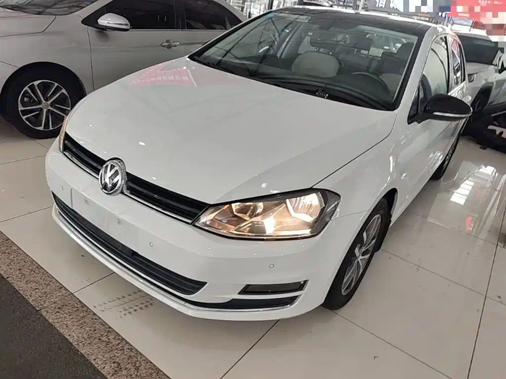 Volkswagen Golf 2017 230TSI Auto Luxury Millionth Anniversary Edition фото 2