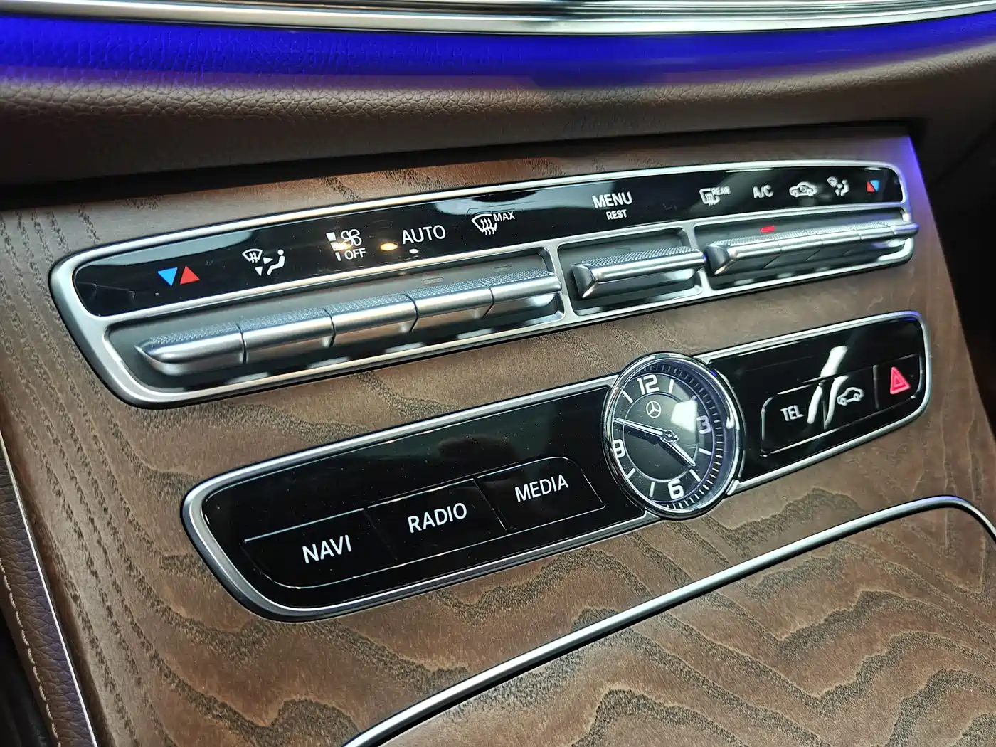 Mercedes-Benz E-Class 2017 Model E 320 L 4MATIC фото 15