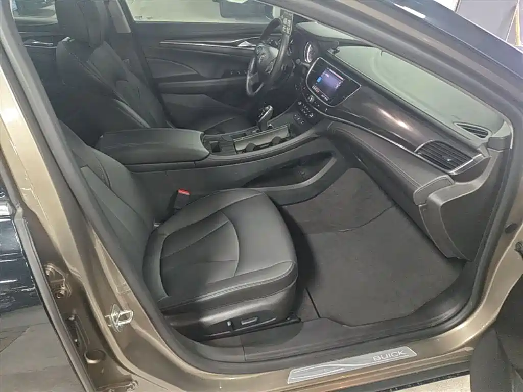 Buick LaCrosse 2019 28T Luxury Edition фото 25