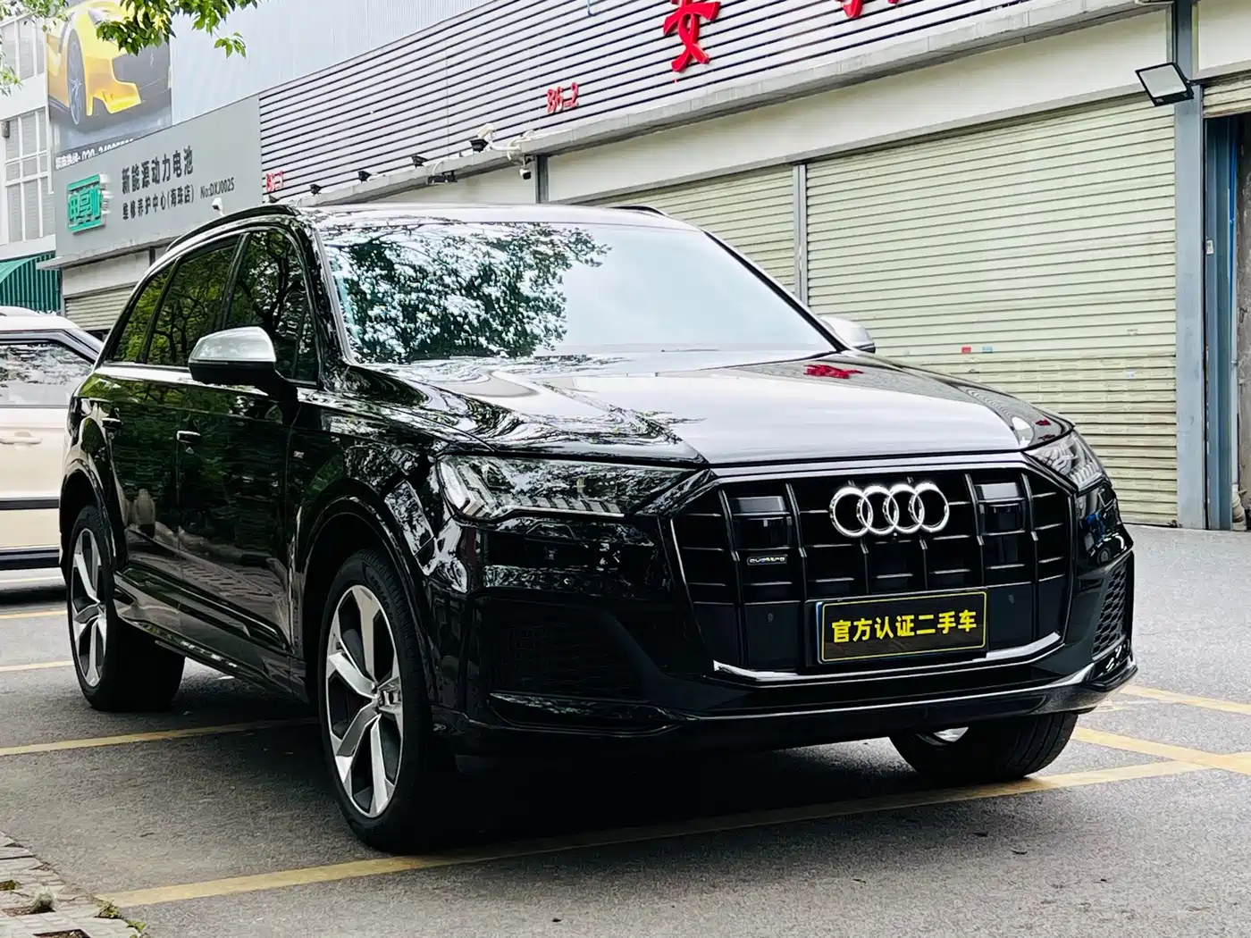 Audi Q7 2022 55 TFSI quattro S line Premium фото 3