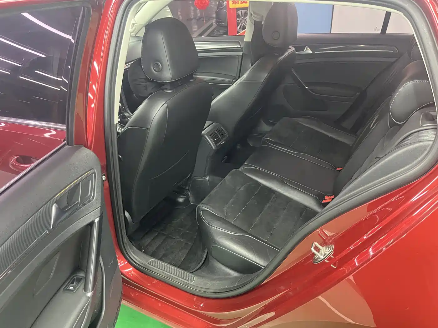 Volkswagen Golf 2018 230TSI Automatic Luxury фото 9