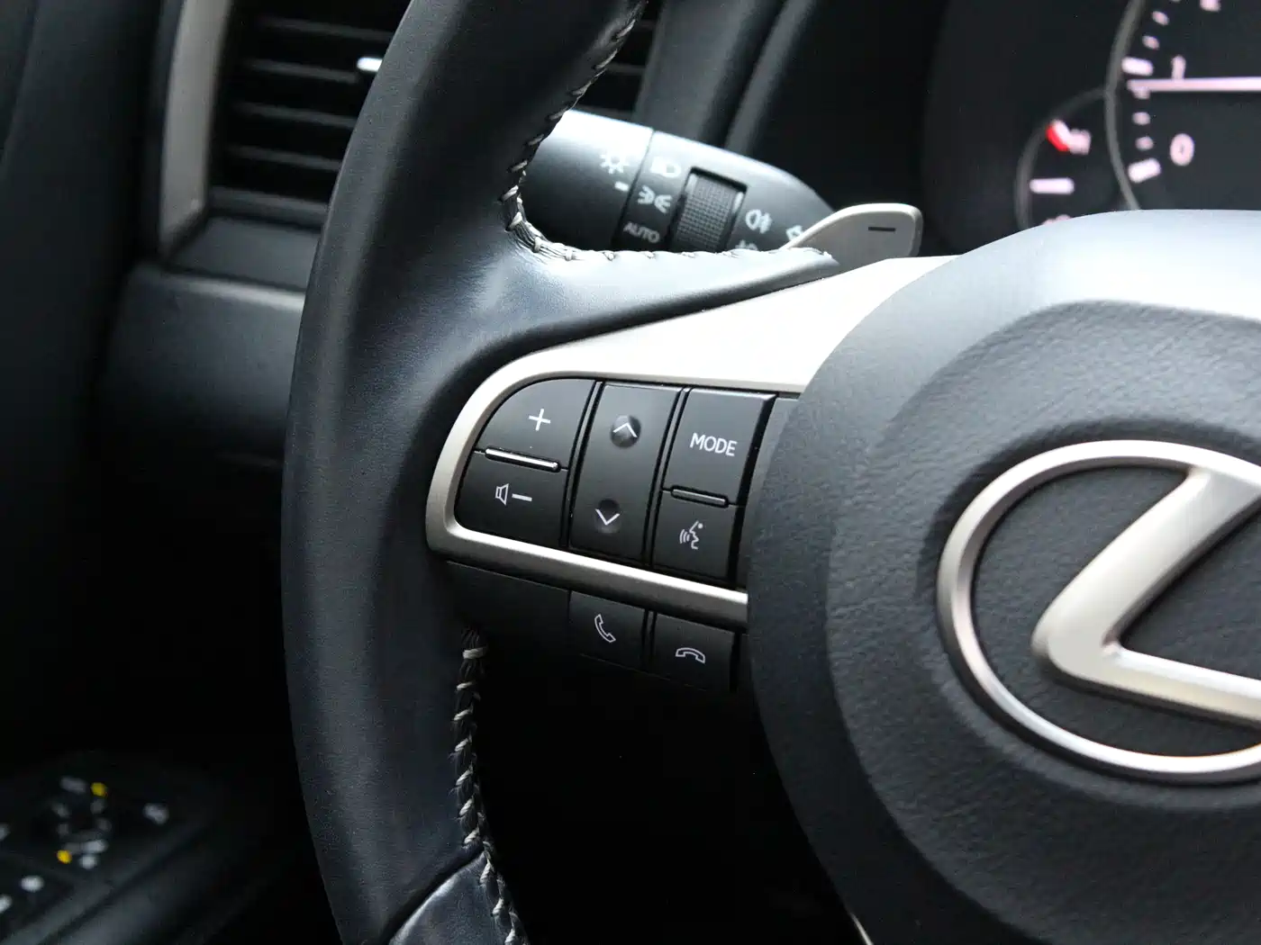 Lexus RX 2020 Facelift 300 2WD Elite Edition фото 9