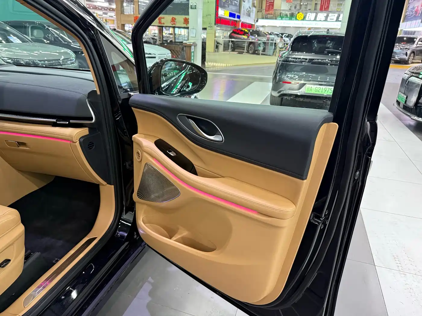 Voyah Auto Voyah Dreamer 2025 2025 Model PHEV 4WD Premium QianKun Edition