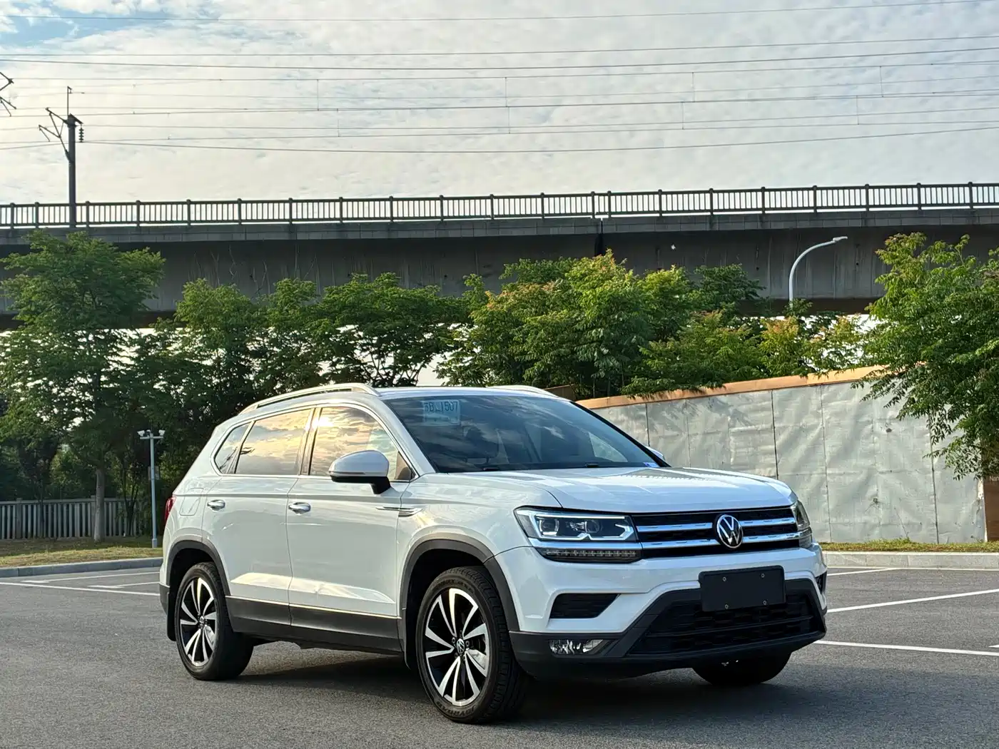 Volkswagen Tharu 2021 Model 280TSI 2WD Luxury Edition фото 3