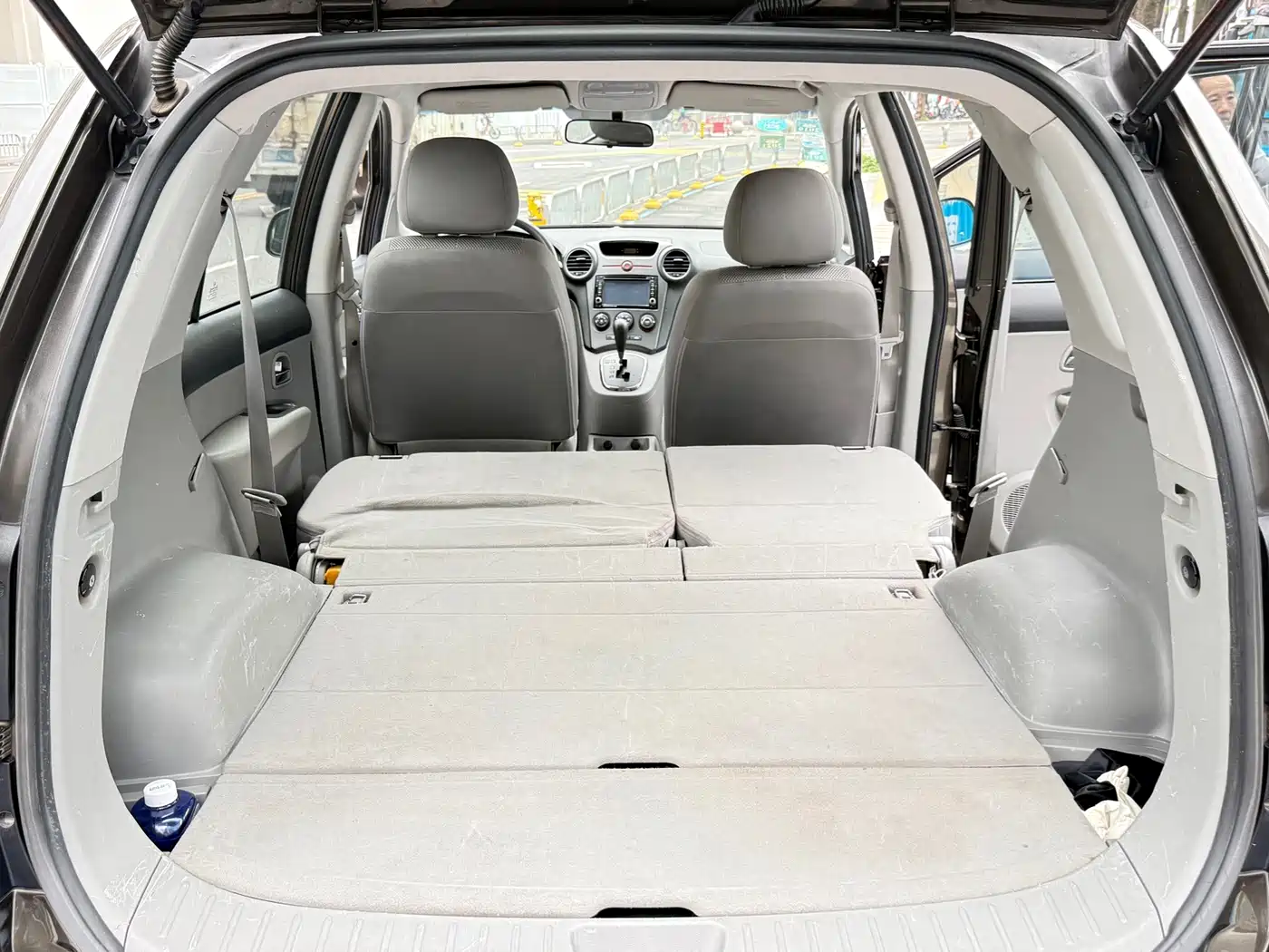 Kia Carens 2011 2011 1.6L 5-seat Automatic Comfort