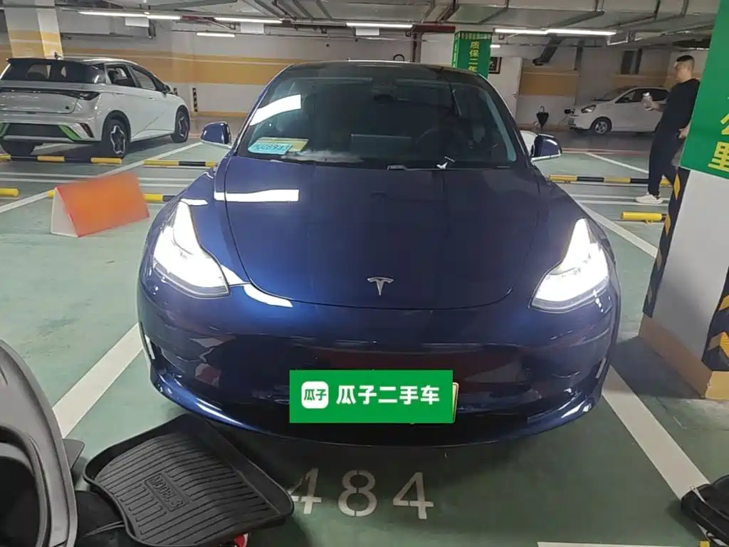 Фото 3 - Tesla Model 3