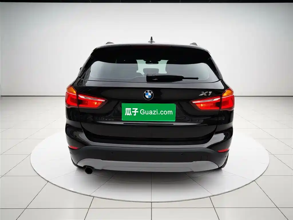 BMW X1 2016 sDrive18Li Premium Model фото 4