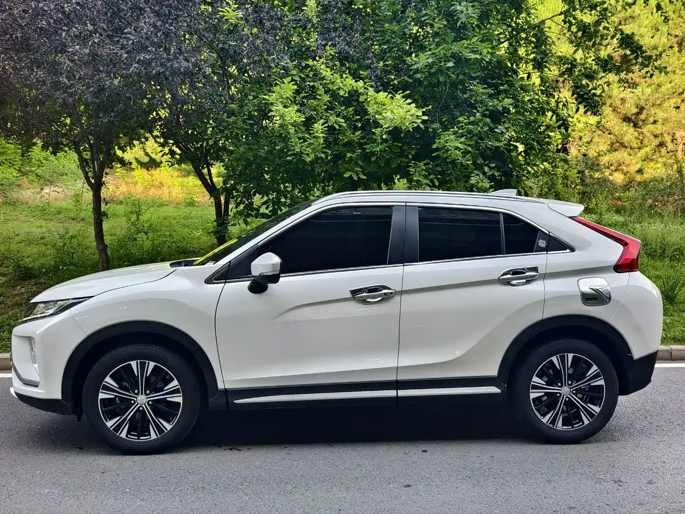 Mitsubishi Eclipse Cross 2018 1.5T CVT AWD True Self Edition фото 4