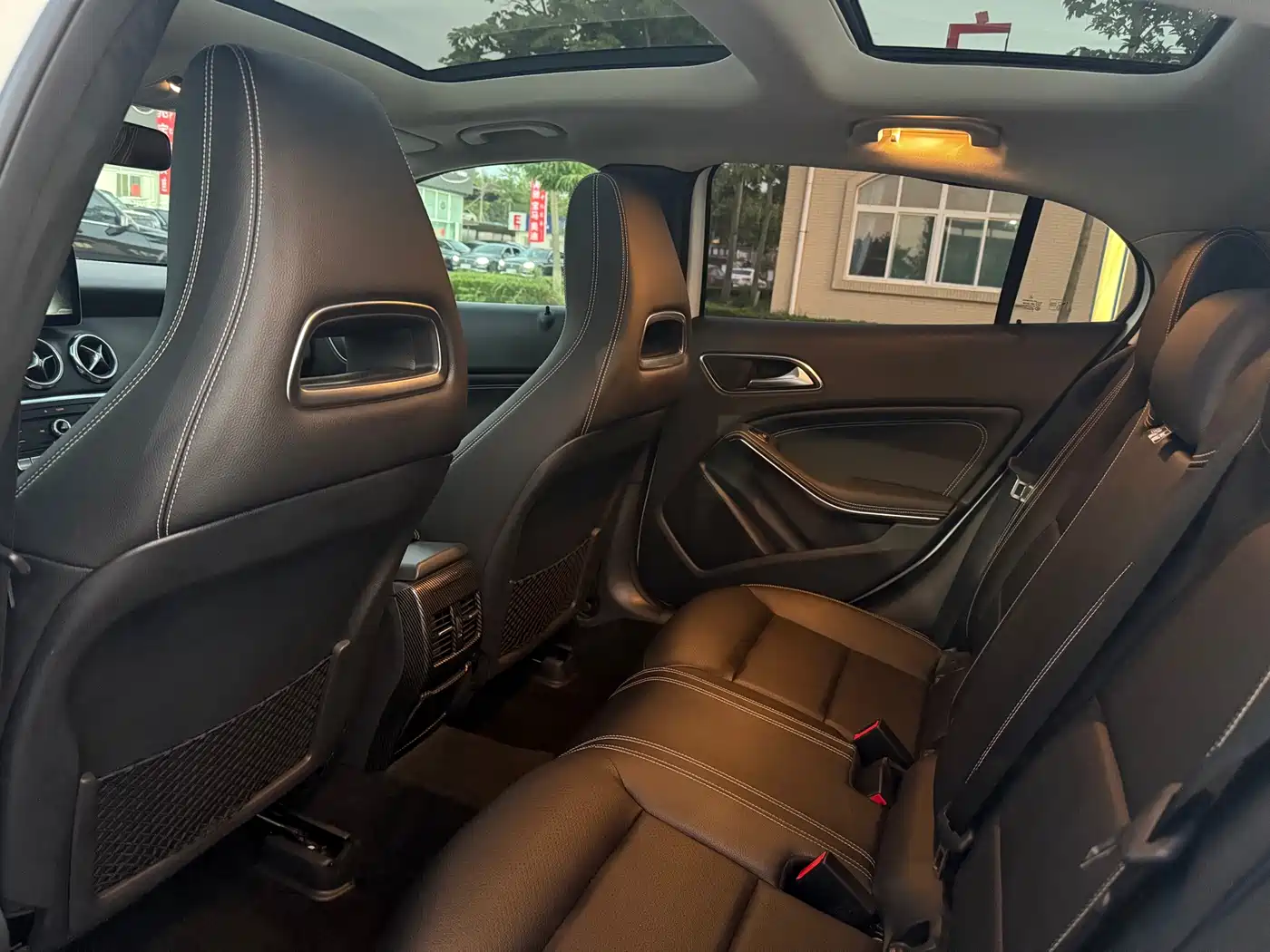 Mercedes-Benz GLA 2017 GLA 200 Dynamic фото 7
