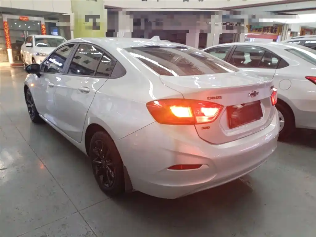 Chevrolet Cruze 2018 Redline 320 Automatic Pioneer Edition фото 5