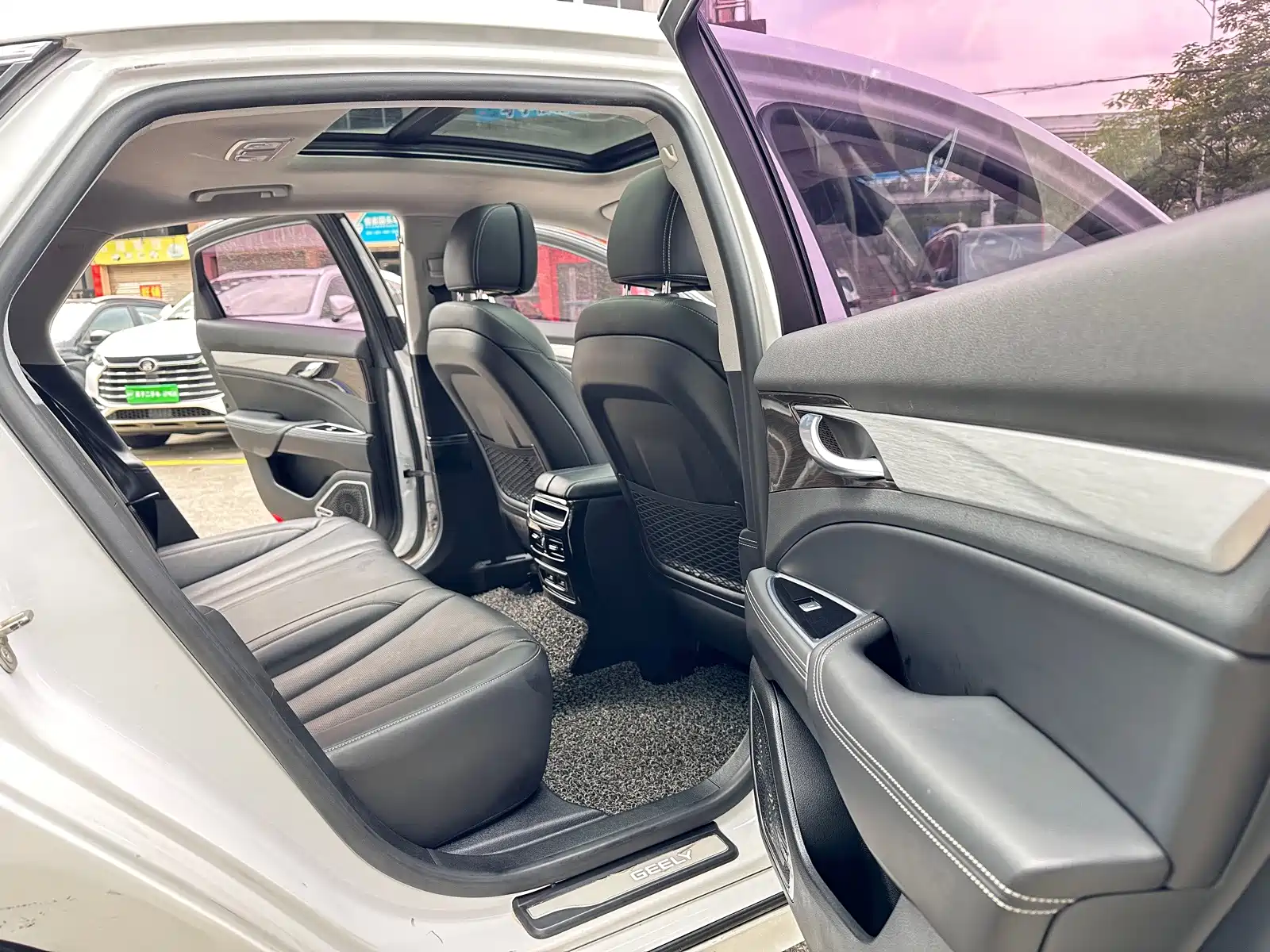 Фото 9 - Geely Borui PHEV