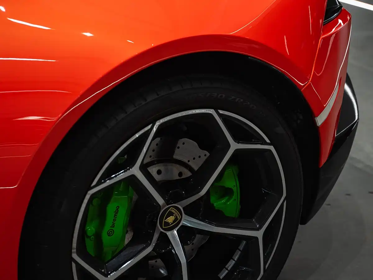 LAMBORGHINI HURACÁN