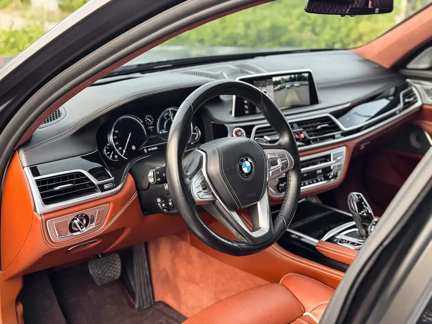 BMW 7 Series 2017 750Li xDrive Customized Edition (4-Seater) фото 4