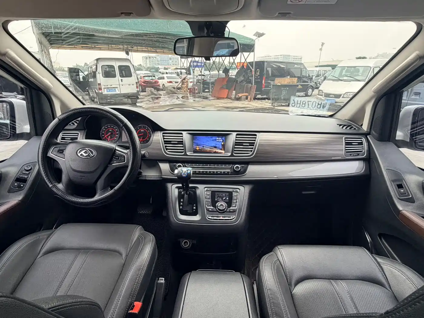 SAIC Maxus Maxus G10 2021 2.0T Automatic Elite Edition Gasoline 7-Seater фото 9