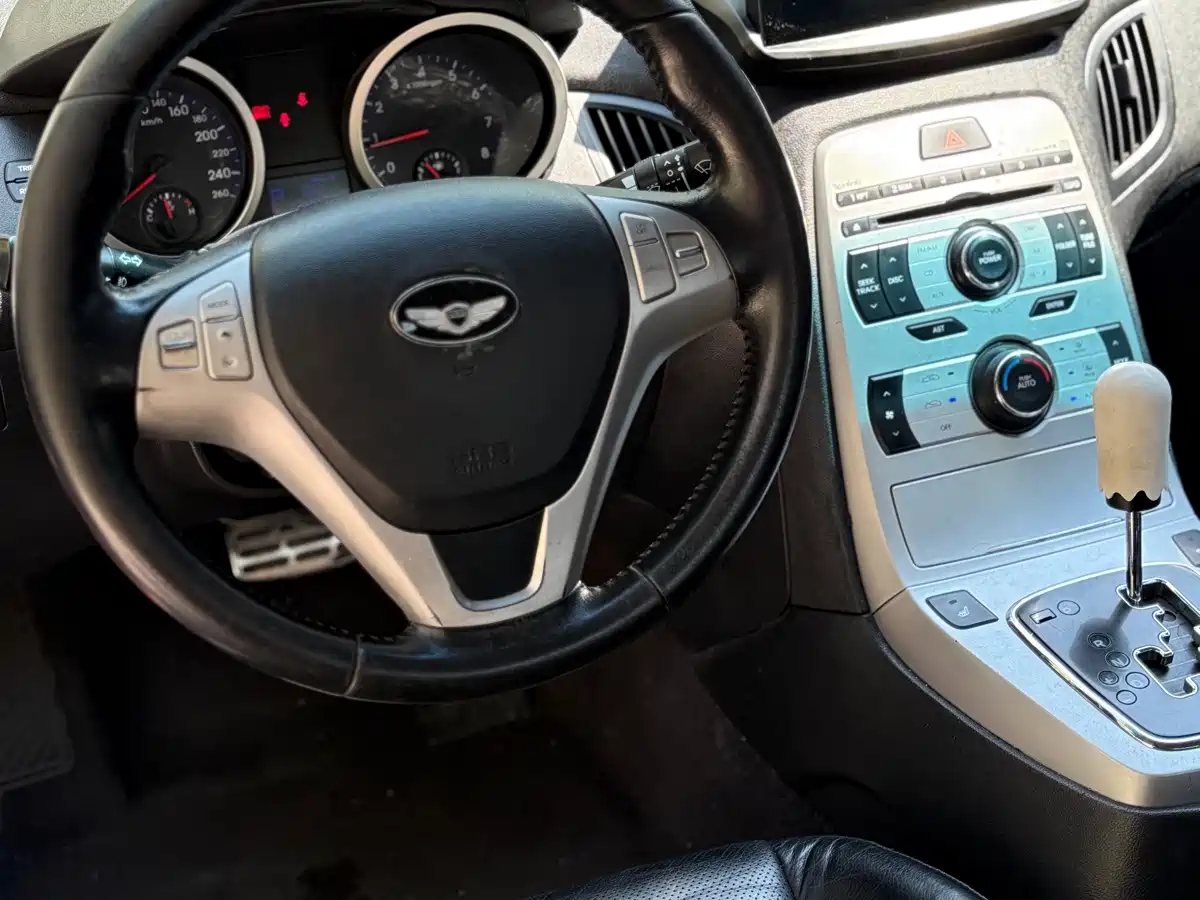 Фото 6 - Hyundai Genesis Coupe
