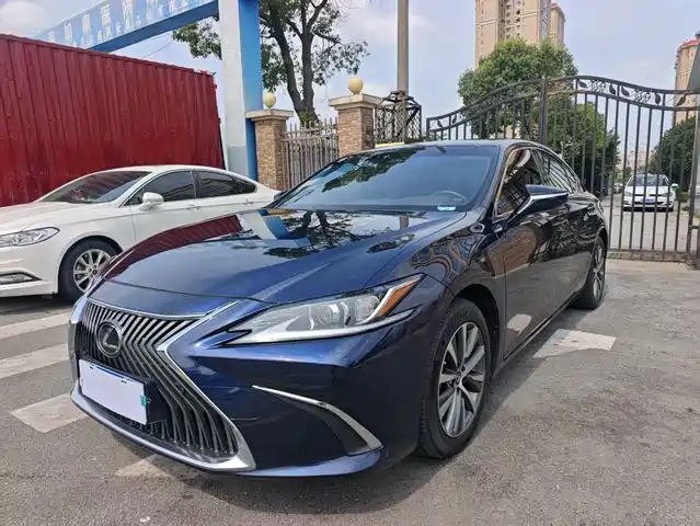 Lexus ES 200, Совершенство