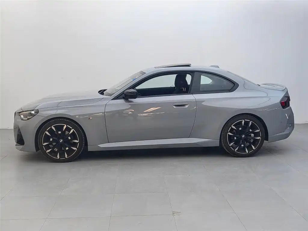 Photo 3 - BMW 2 Series (Import)