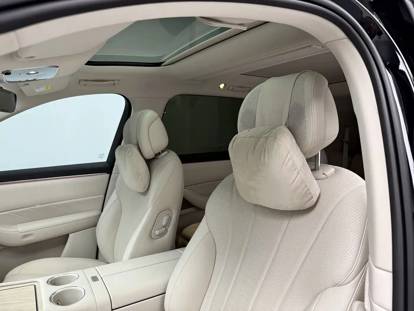 AITO Wenjie AITO M8 2025 Extended Range Ultra 53.4kWh 6-Seater фото 11