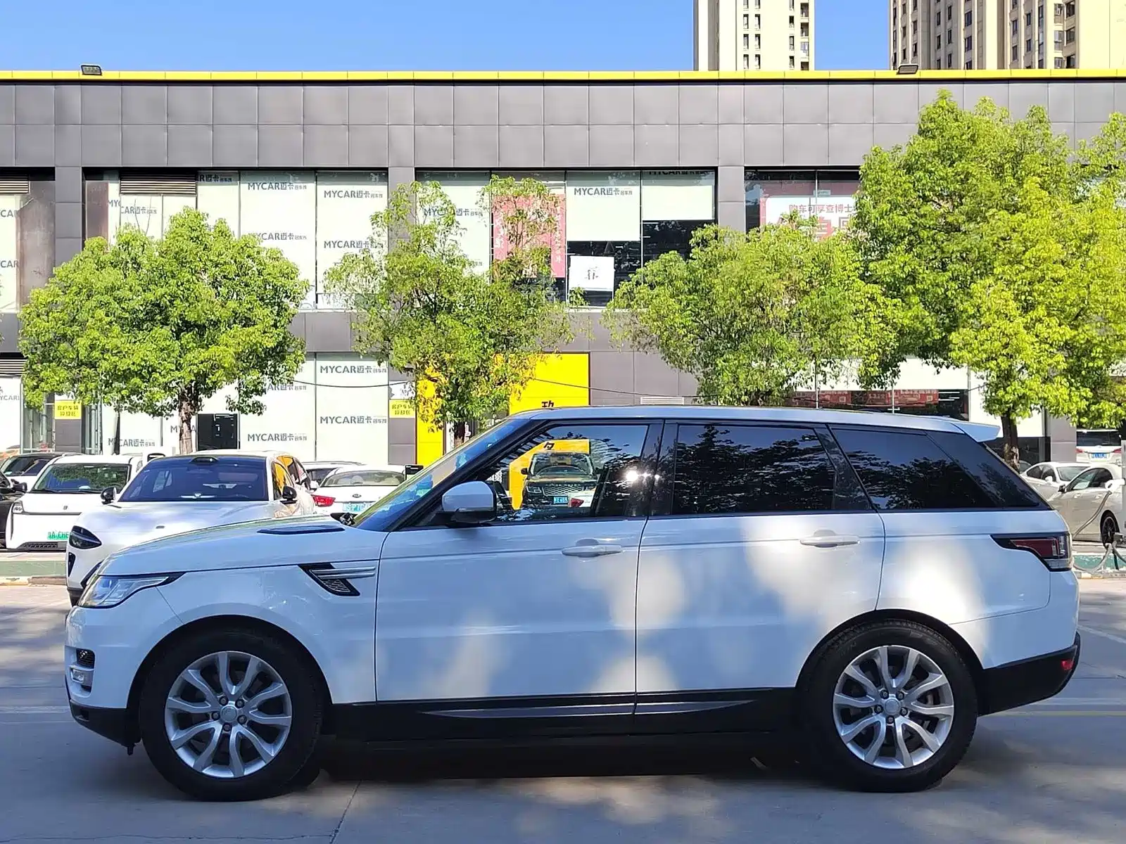 Фото 7 - Land Rover Range Rover Sport