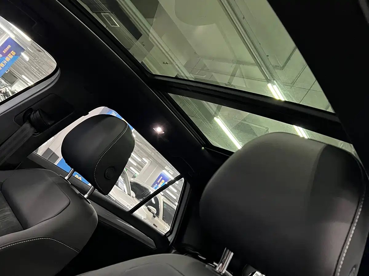 VOLKSWAGEN T ROC EXPLORING SONGS