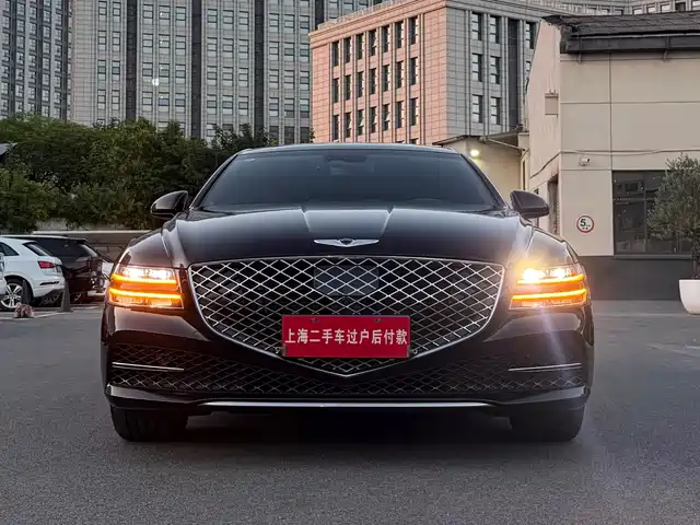 Genesis G80 2.5T, задний привод, Люкс