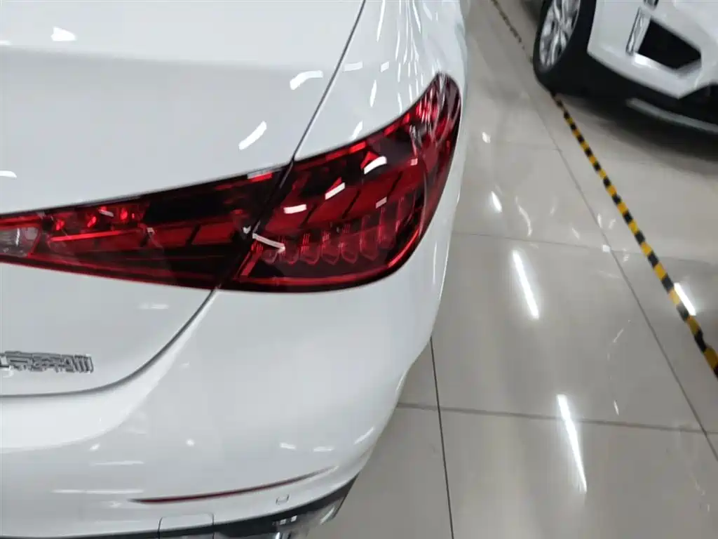 Mercedes-Benz C-Class 2023 Facelift C 260 L Sport Edition фото 8