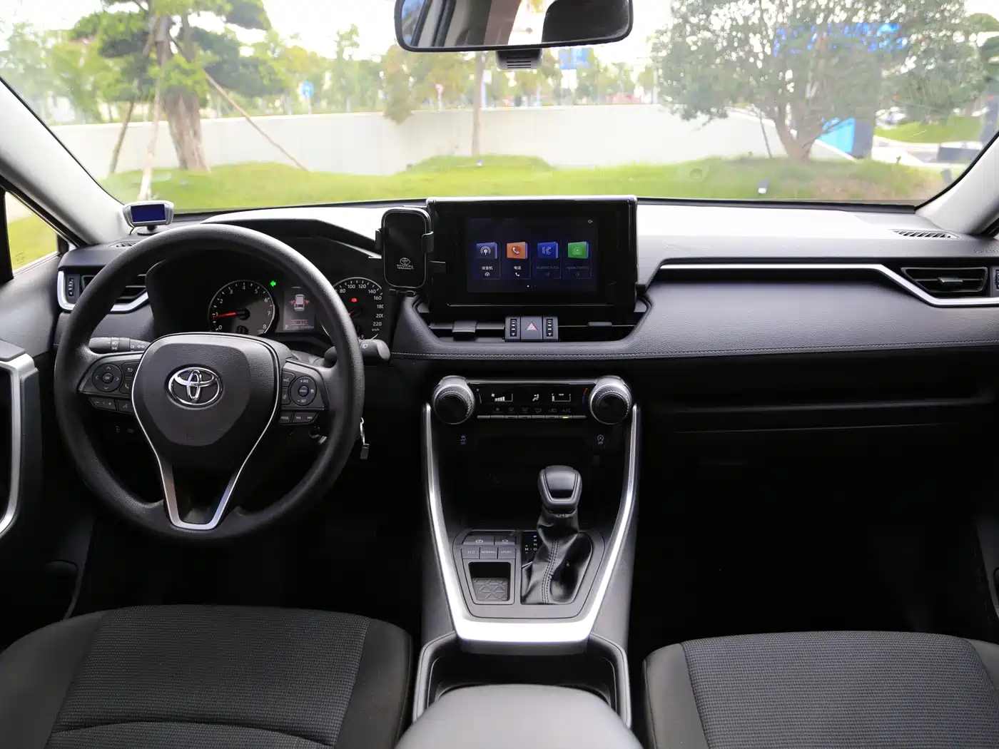 Toyota RAV4 2023 2022 2.0L CVT 2WD Urban Edition