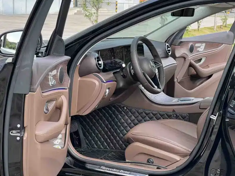 Mercedes-Benz E-Class, миниатюра 7