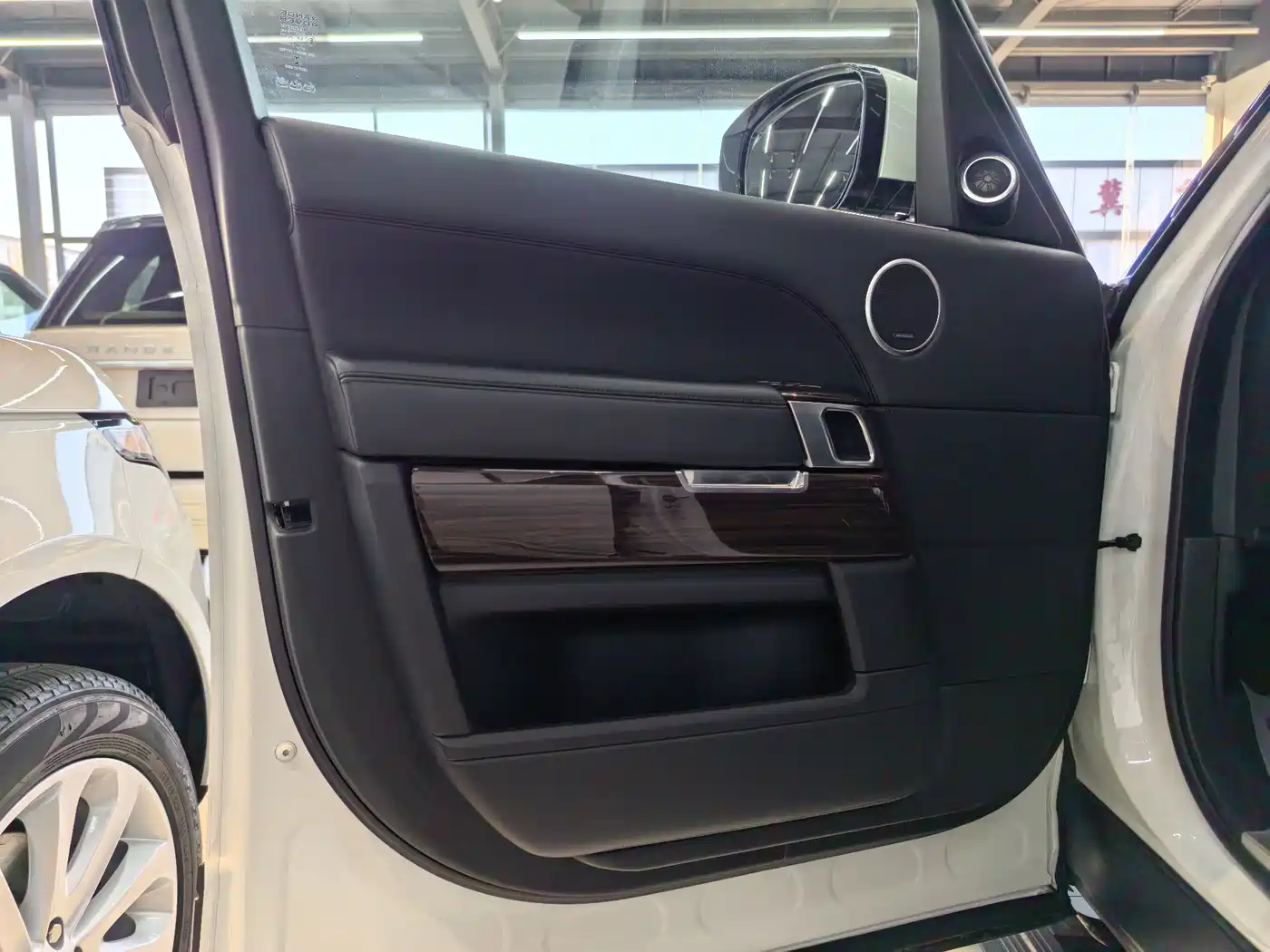 Land Rover Range Rover 2013 NA 5.0 V8 Vogue фото 14