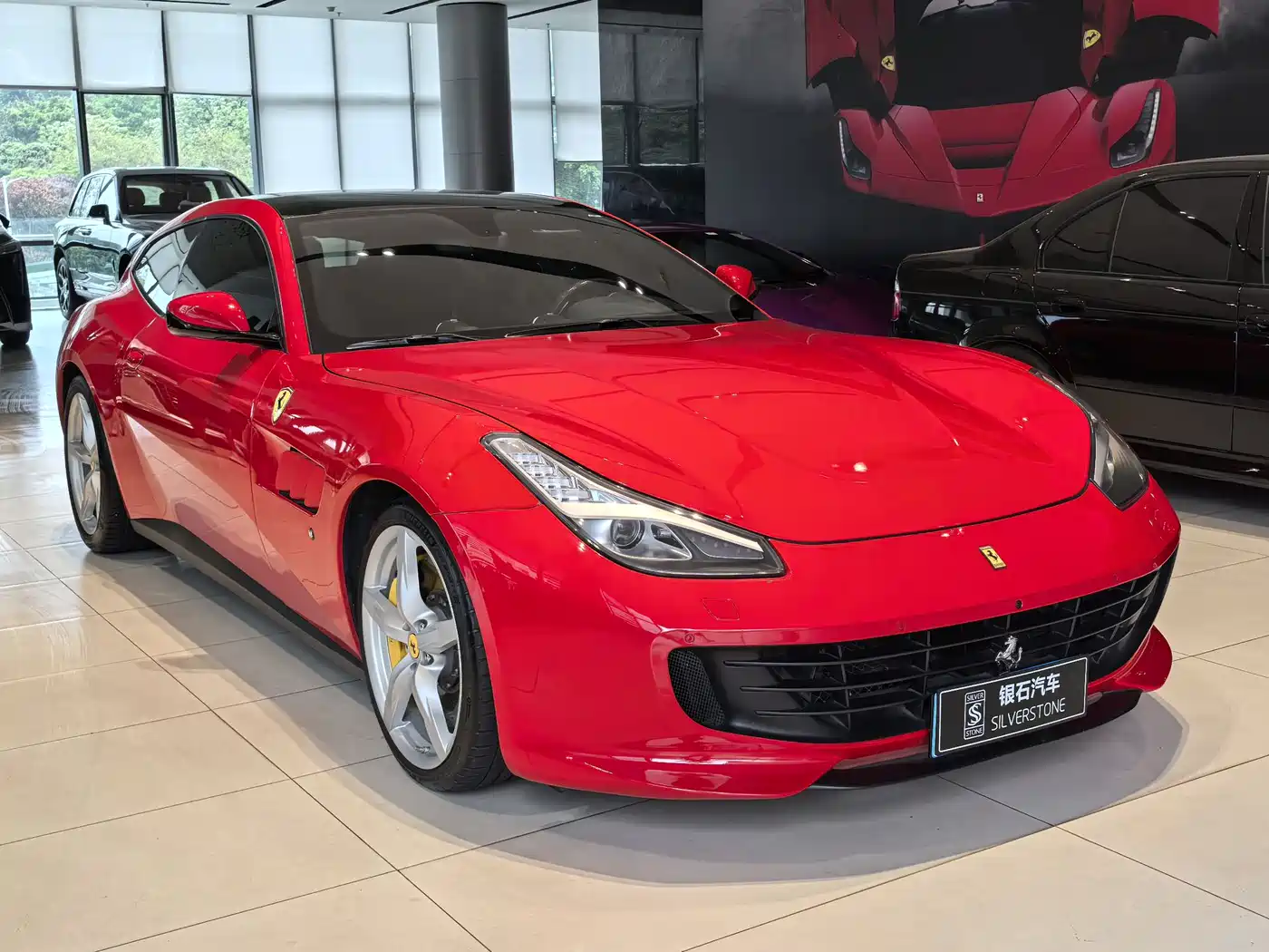 FERRARI GTC4LUSSO