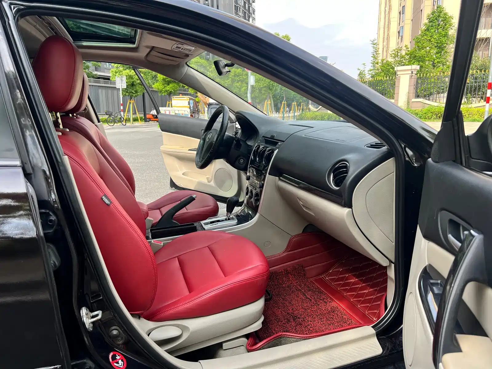 Photo 13 - Mazda 6