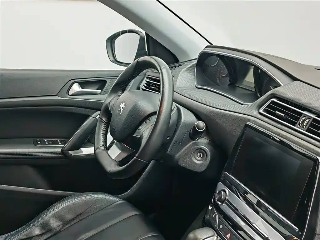 Peugeot 308 2018 1.6L Auto Luxury Edition фото 22