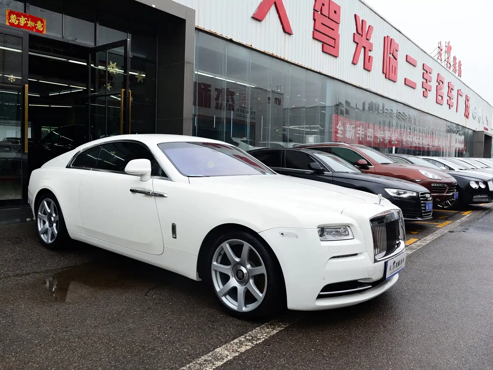 Фото 3 - Rolls-Royce Wraith