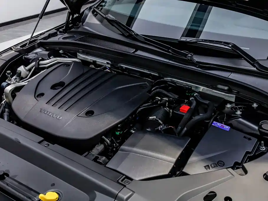 Volvo S90 2025 2024 B5 Momentum Luxury Edition