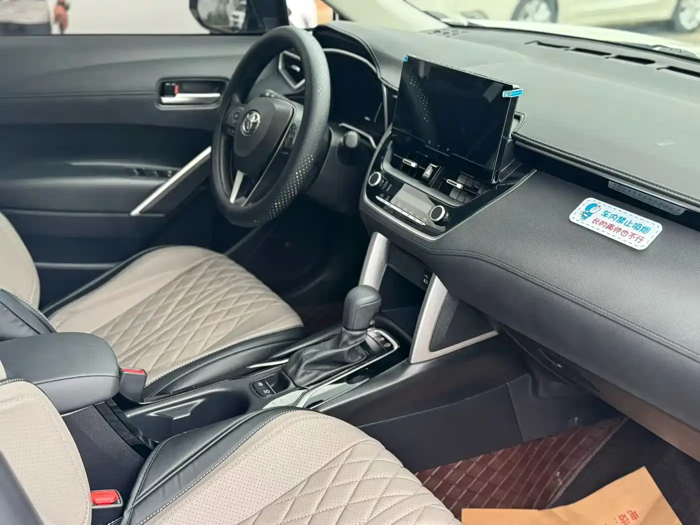 Toyota Frontlander 2024 2.0L CVT Luxury Edition фото 4